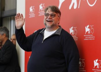 En esta fotografía de archivo del 29 de agosto de 2018, el director mexicano Guillermo del Toro posa para en una sesión para miembros del jurado de la 75ª edición del Festival de Cine de Venecia en Venecia, Italia. Foto: Kirsty Wigglesworth / AP / Archivo.