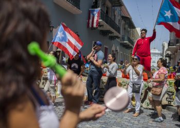 Protestas populares en San Juan de Puerto Rico. Foto: Dennis M. Rivera Pichardo/AP.