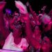 El público baila durante una presentación de Los Van Van en el Festival Varadero Josone: Rumba, Jazz y Son en Varadero, Cuba, el viernes 23 de agosto de 2019. Foto: AP/Ismael Francisco.