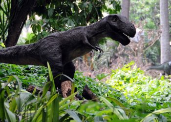 Réplica de dinosaurio exhibida en el Parque Metropolitano de La Habana en 2012. Foto: Ismael Francisco / Cubadebate / Archivo.