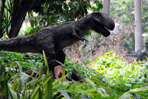 Réplica de dinosaurio exhibida en el Parque Metropolitano de La Habana en 2012. Foto: Ismael Francisco / Cubadebate / Archivo.