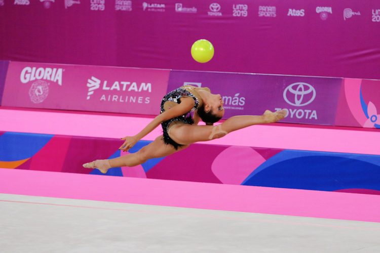 La cubana Gretel Mendoza compite en el all around de los Juegos Panamericanos de Lima 2019. Foto: Mónica Ramírez / Jit / Archivo.