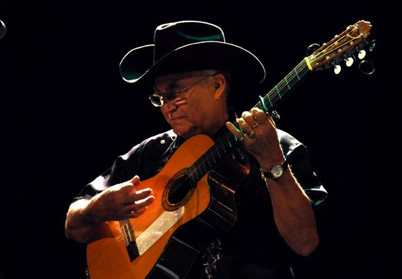Eliades Ochoa. Foto: Cubamusic.com