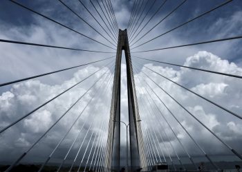 El nuevo puente que se extiende por el Canal de Panamá se oberva en Colón, Panamá, el viernes 2 de agosto de 2019. Foto: Eric Batista / AP.