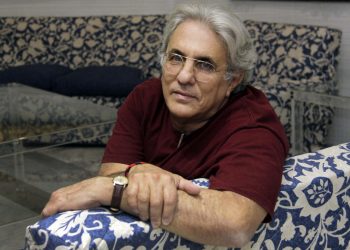 El escritor cubano Abilio Estévez. Foto: José Luis Montero/El Correo de Andalucía.