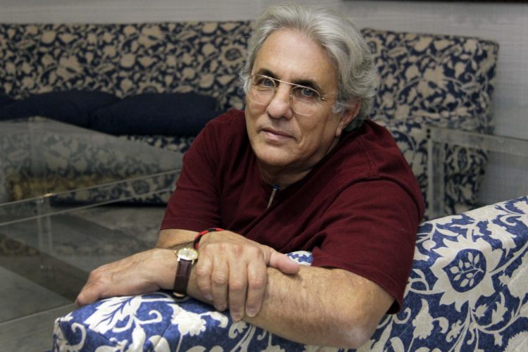 El escritor cubano Abilio Estévez. Foto: José Luis Montero/El Correo de Andalucía.