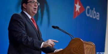 El canciller cubano Bruno Rodríguez ofrece declaraciones a la prensa sobre el impacto del embargo/bloqueo de Estados Unidos a Cuba, en la sede de la cancillería en La Habana, el 20 de septiembre de 2019. Foto: Otmaro Rodríguez.El canciller cubano Bruno Rodríguez, durante una conferencia de prensa en la sede de la cancillería en La Habana. Foto: Otmaro Rodríguez / Archivo.