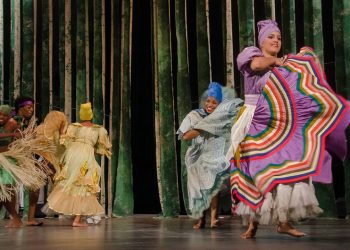 Compañía de danzas tradicionales de Cuba JJ