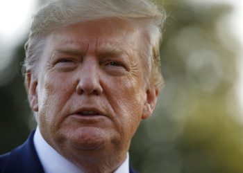 El presidente Donald Trump habla con la prensa en la Casa Blanca en Washington, el viernes 30 de agosto de 2019. (AP Foto/Carolyn Kaster)