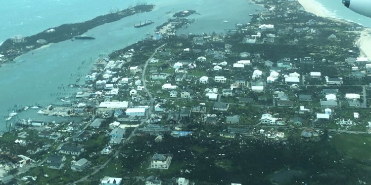 Una imagen aérea proporcionada por Medic Corps muestra la destrucción provocada por el  huracán Dorian en Cayo Man-o-War, Bahamas, el martes 3 de septiembre de 2019. (Medic Corps via AP)