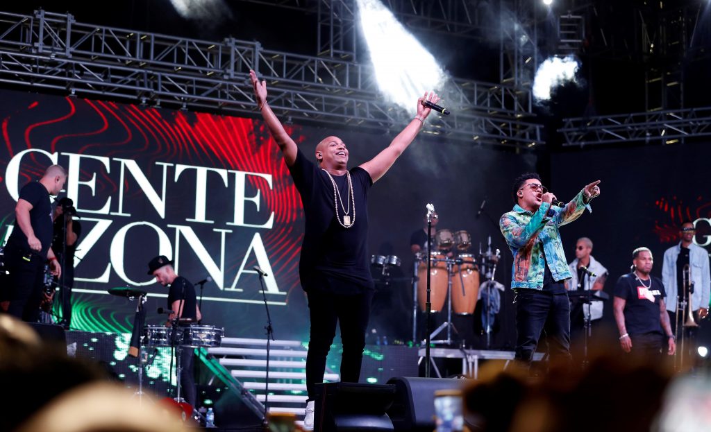 El dúo cubano Gente de Zona, en su concierto en el Malecón de La Habana, el sábado 7 de septiembre de 2019. Foto: Ernesto Mastrascusa / EFE.