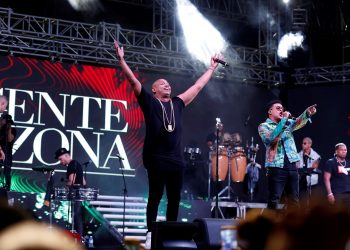 El dúo cubano Gente de Zona, en su concierto en el Malecón de La Habana, el sábado 7 de septiembre de 2019. Foto: Ernesto Mastrascusa / EFE.