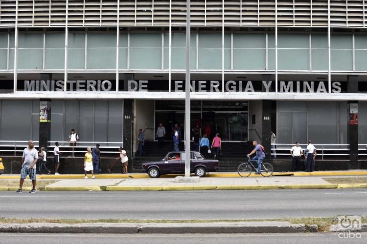 Sede del Ministerio de Energía y Minas de Cuba, en La Habana. Foto: Otmaro Rodríguez.