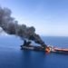 Fotografía de archivo del 13 de junio de 2019 de un petrolero en llamas en el golfo de Omán. Foto: ISNA / AP / Archivo.