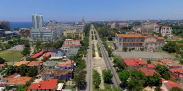 Vista aérea de la 5ta Avenida en Miramar, La Habana. Foto: Naturaleza Secreta / Archivo.