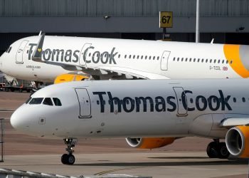 Aviones de la compañía británica Thomas Cook, que se declaró en quiebra el 23 de septiembre de 2019 dejando a miles de turistas varados en todo el mundo. Foto: manchestereveningnews.co.uk / Archivo.