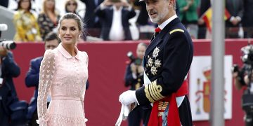 El Rey Felipe VI, junto a la Reina Letizia en el desfile del Día del la Fiesta Nacional en Madrid, el 12 de octubre de 2019. Foto: Ballesteros / EFE.