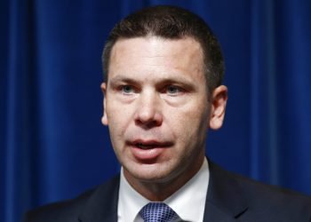 En esta imagen del 20 de septiembre de 2019, el secretario interino de Seguridad Nacional Kevin McAleenan durante una conferencia de prensa en Washington. (AP Foto/Pablo Martinez Monsivais, Archivo)