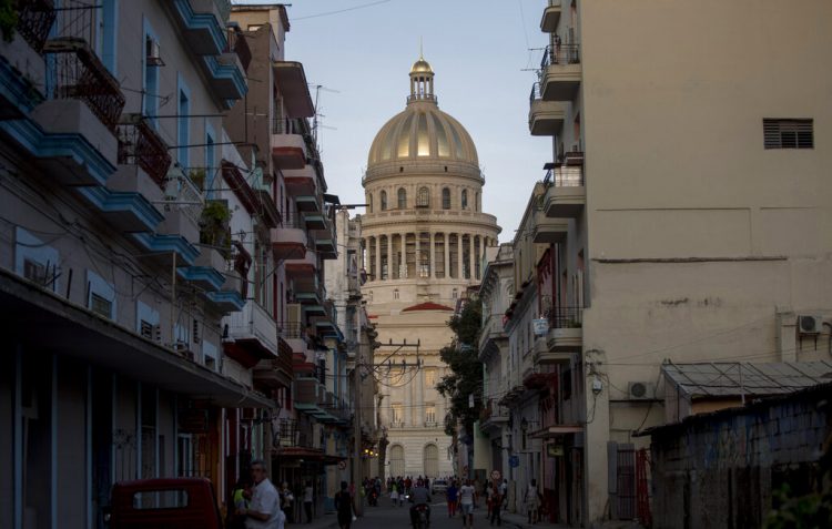 El Capitolio de La Habana, sede de la Asamblea Nacional de Cuba. Foto: Ismael Francisco / AP / Archivo.