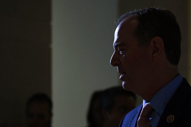 El presidente de la Comisión de Inteligencia de la Cámara de Representantes, Adam Schiff. Foto: Susan Walsh/AP.