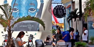 Vista el jueves 31 de octubre de la sede del proyecto comunitario "Artecorte" en La Habana Vieja, La Habana. Foto: Ernesto Mastrascusa / EFE.