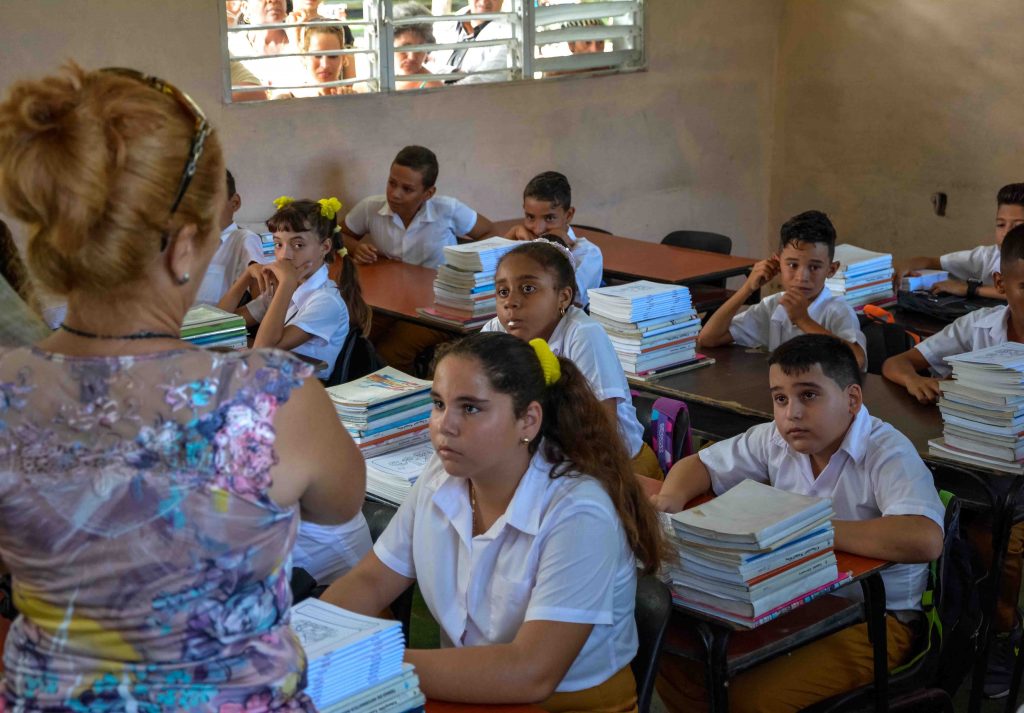 Escuela Secundaria Básica en Cuba. Foto: Yaciel Peña / ACN / Archivo.