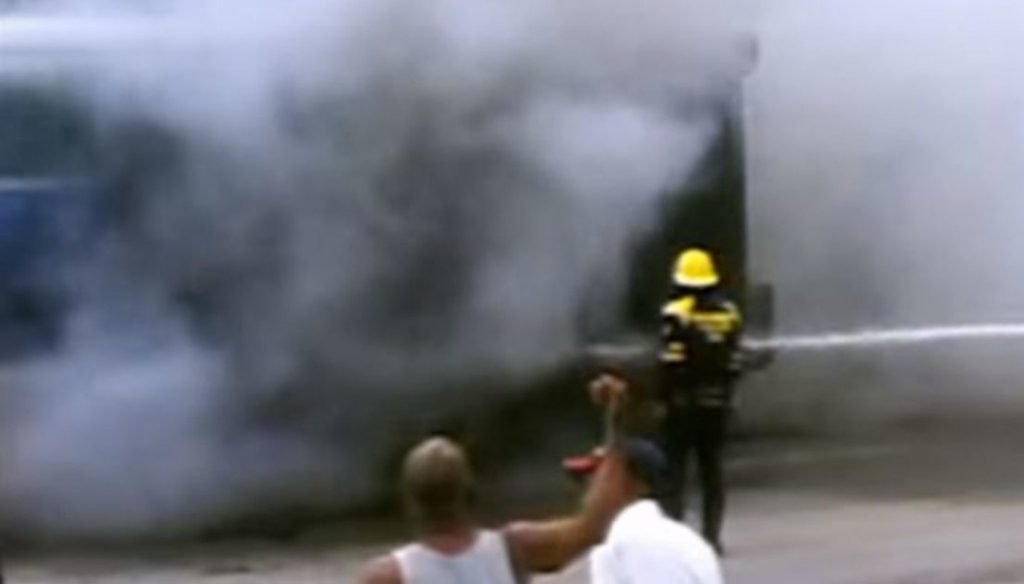 Fuerte explosión en un taller automotriz en la ciudad de Bayamo, en el oriente de Cuba, el 21 de noviembre de 2019. Foto: La Demajagua