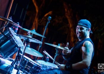 Dave Lombardo durante el concierto de Suicidal Tendencies en La Habana. Foto: Enrique Smith