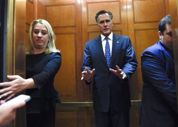 El senador republicano Mitt Romney en el Congreso en Washington el 5 de noviembre del 2019. Foto: Susan Walsh / AP.