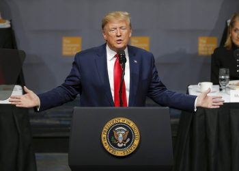 El presidente Donald Trump habla ante el Club Económico de Nueva York, el martes 12 de noviembre del 2019, en Nueva York. Foto: AP/Seth Wenig