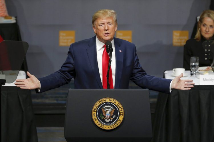 El presidente Donald Trump habla ante el Club Económico de Nueva York, el martes 12 de noviembre del 2019, en Nueva York. Foto: AP/Seth Wenig