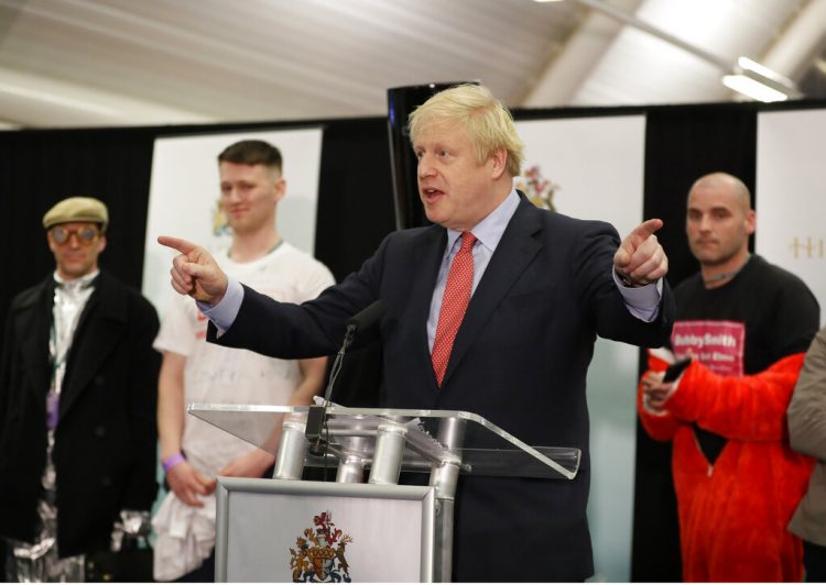 El primer ministro de Gran Bretaña y líder del Partido Conservador, Boris Johnson consiguió un triunfo arrollador en las elecciones. Foto: Kirsty Wigglesworth/AP.