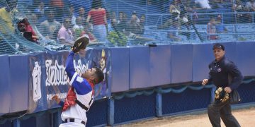 Los problemas del béisbol cubano van mucho más allá que cambiar la estructura y recuperar la calidad de la Serie Nacional. Foto: Otmaro Rodríguez.