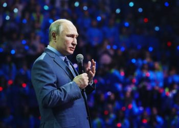 El presidente ruso Vladimir Putin habla en el Foro Internacional de Voluntarios en Sochi, Rusia, jueves 5 de diciembre de 2019. Foto: Shamil Zhumatov/AP