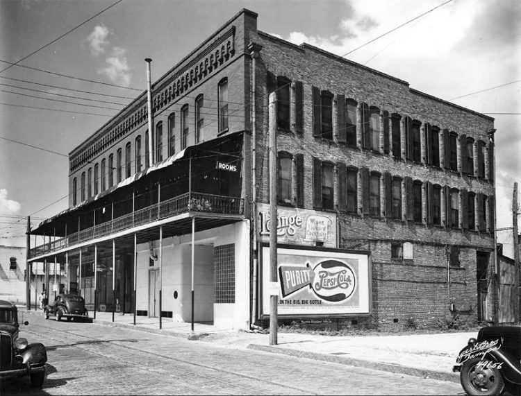 El Casino "El Dorado", en en la 8va. Avenida y la Calle 14, Ybor City, uno de los reductos de George "Saturday" Zarate. Foto: Archivo (1935).