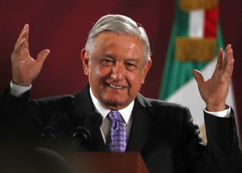 Andrés Manuel López Obrador sonriendo durante su conferencia de prensa matutina en el Palacio Nacional en Ciudad de México en noviembre pasado. Foto: Marco Ugarte/AP/ Archivo.