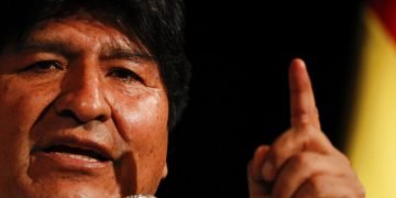 El expresidente de Bolivia, Evo Morales, da una conferencia de prensa en Buenos Aires, Argentina, el martes 17 de diciembre de 2019. Foto: AP/ Natacha Pisarenko