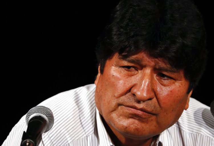 Evo Morales, durante una conferencia de prensa en Buenos Aires, Argentina. Foto: Natacha Pisarenko/AP.