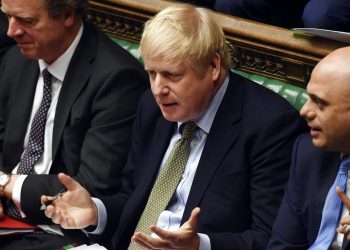El primer ministro británico, Boris Johnson, durante la primera sesión de preguntas al primer ministro en 2020, en la Cámara de los Comunes, en Londres, el miércoles 8 de enero de 2020. (Jessica Taylor/Cámara de los Comunes via AP)