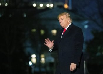 El presidente Donald Trump regresa a la Casa Blanca, en Washington, el domingo, 19 de enero del 2020. Foto: AP/Manuel Balce Ceneta