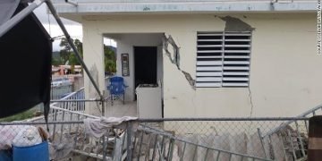 Un sismo de magnitud 5,8 remeció Puerto Rico en la madrugada del lunes, provocando pequeños deslaves, cortes en el suministro eléctrico y graves grietas en algunas viviendas. Foto: CNN