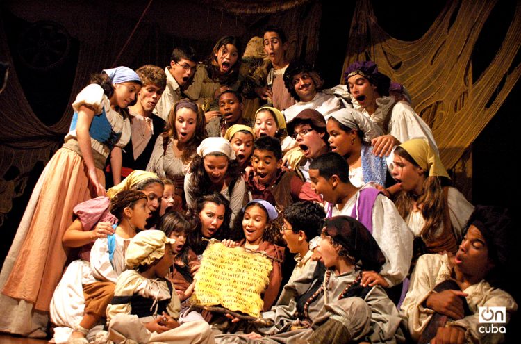 EEscena de la obra "Bululú y medio", de la Compañía Infantil de Teatro La Colmenita. Foto: Kaloian.