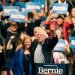El candidato presidencial demócrata Bernie Sanders, con su esposa Jane O'Meara Sanders, agita su mano durante un mitin en El Paso, Texas, el sábado 22 de febrero de 2020.  Foto: Briana Sánchez/ AP.