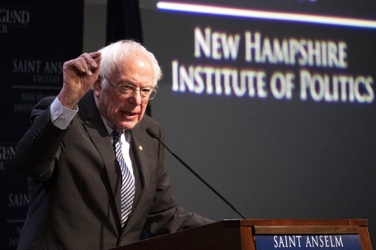 El precandidato demócrata a la presidencia Bernie Sanders ofrece un discurso en el Instituto de Políticas de Nueva Hampshire, del Colegio San Anselmo, el viernes 7 de febrero de 2020. Foto: Mary Altaffer/AP.