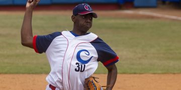 El lanzador camagüeyano Jousimar Cousín, uno de los talentos cubanos que abandonó la Isla para intentar llegar a la MLB. Foto: insidebaseballdecuba.wordpress.com / Archivo.