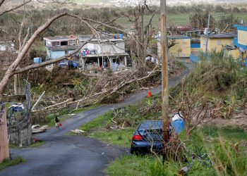 La foto del 26 de septiembre de 2017 muestra la devastación tras el paso del huracán María en Yabucoa, Puerto Rico. (AP Foto/Gerald Herbert)