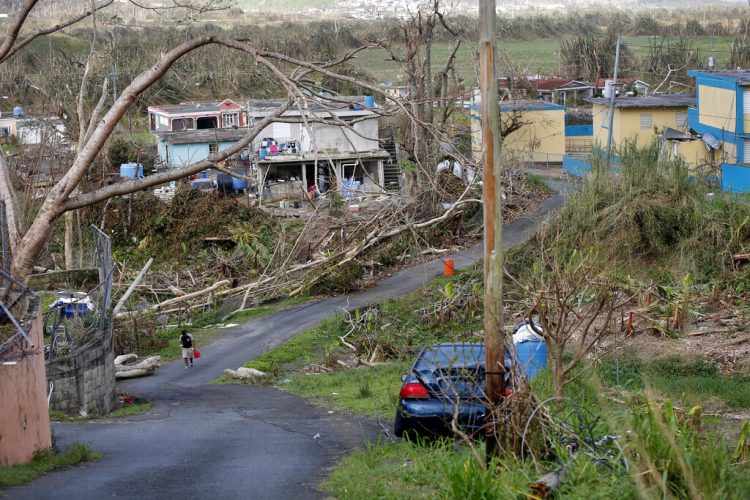 La foto del 26 de septiembre de 2017 muestra la devastación tras el paso del huracán María en Yabucoa, Puerto Rico. (AP Foto/Gerald Herbert)