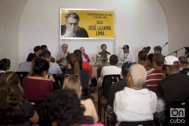 Panel durante la Feria Internacional del Libro de La Habana 2020 en la fortaleza de San Carlos de La Cabaña. Foto: Otmaro Rodríguez/OnCuba/Archivo.