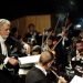 Domingo dirigiendo la orquesta en una de las Operalias. Foto: Europress.