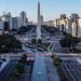 Vista del Obelisco, la ciudad de Buenos Aires vacía por la cuarentena. Foto: AFP/Ronaldo Schemidt.